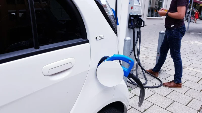 Innowacje i trendy w motoryzacji: analiza rynku samochodowego w Stanach Zjednoczonych