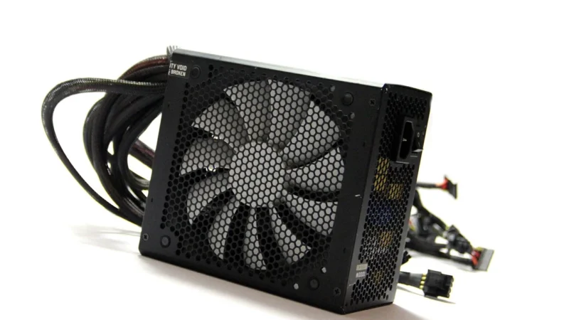 ModeCom FEEL 400 ATX