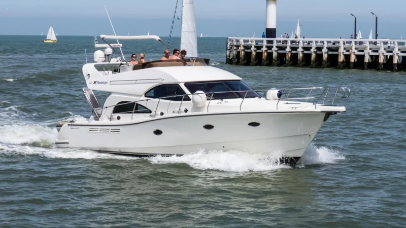 motorówka STINGRAY 220 DR Mercruiser 5.0 MPI V8