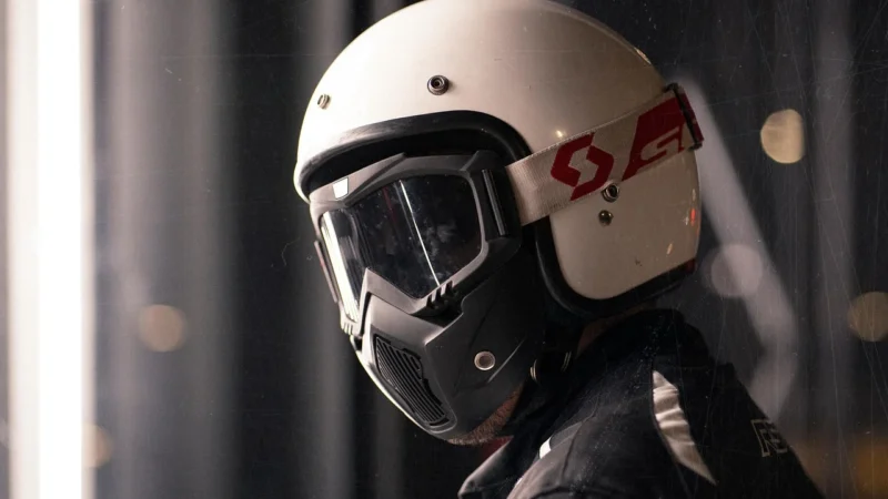 MOTUL MC CareTM M1 Helmet & Visor Clean
