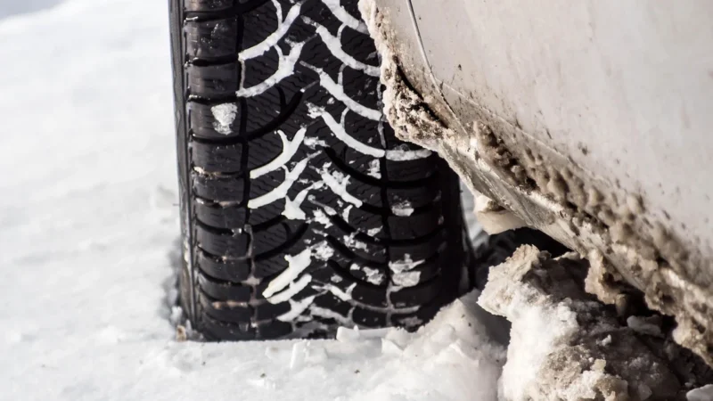 Nokian Tyres WR Snowproof P 235/40R18 95V DOT