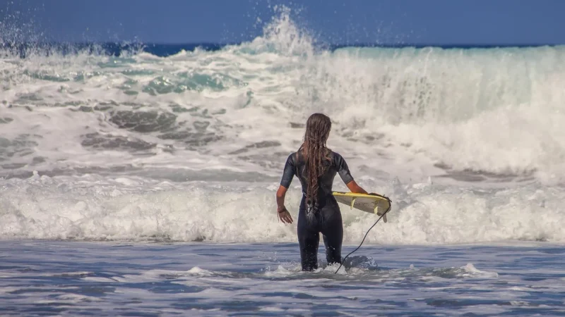 OLAIAN Deska surfingowa z pianki 900 5’4″ z 2 statecznikami