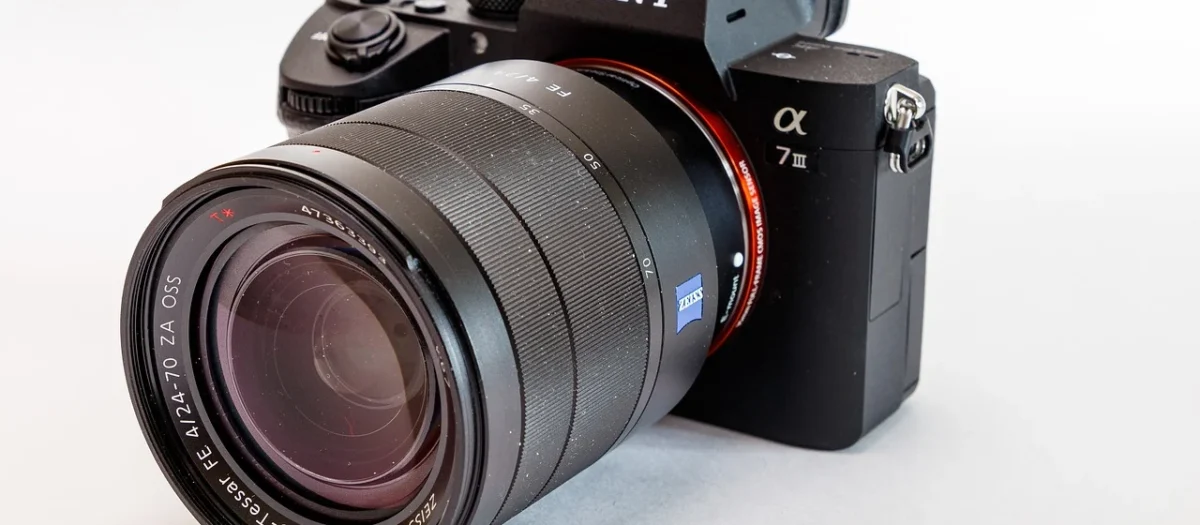 Olympus OM-D E-M1 Mark III Czarny + 12-40mm