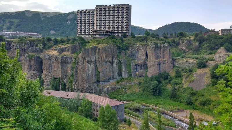 Spa i relaks nad polskimi jeziorami – najlepsze hotele na Mazurach